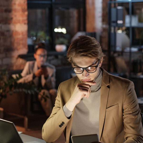 marketing-specialist-using-tablet marketing-specialist-using-tablet